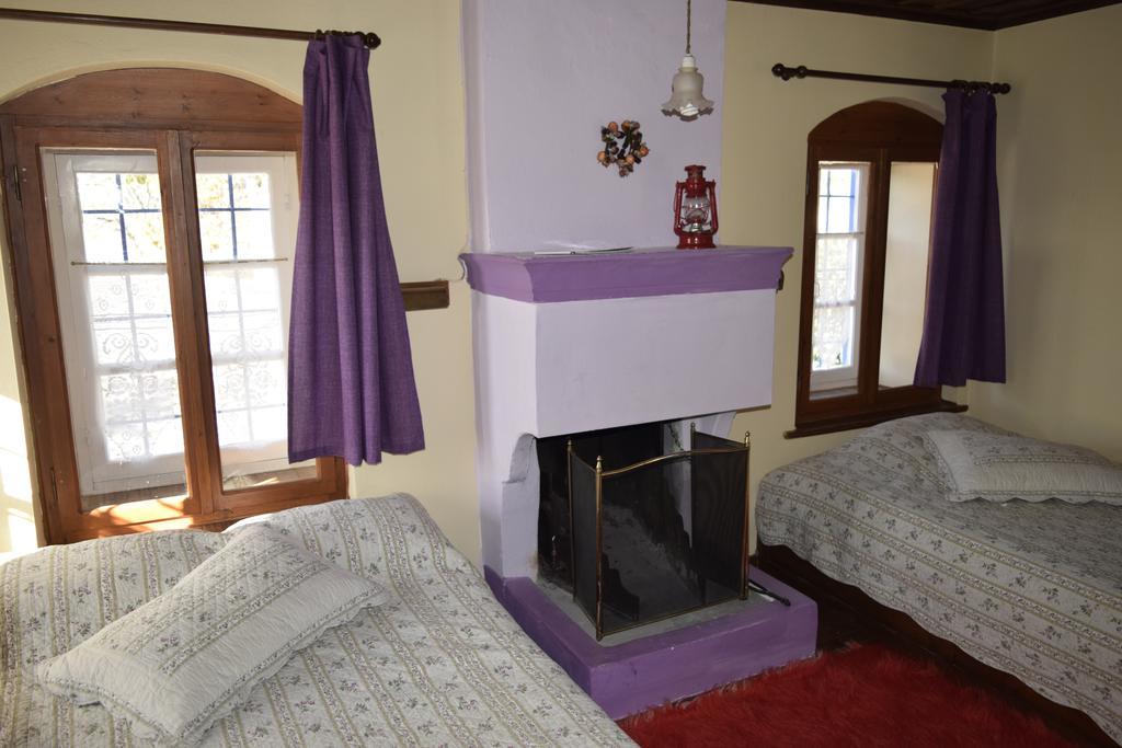 Orestis House מלון